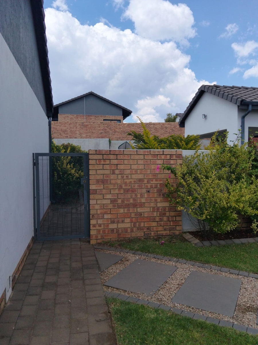 3 Bedroom Property for Sale in Amberfield Gauteng