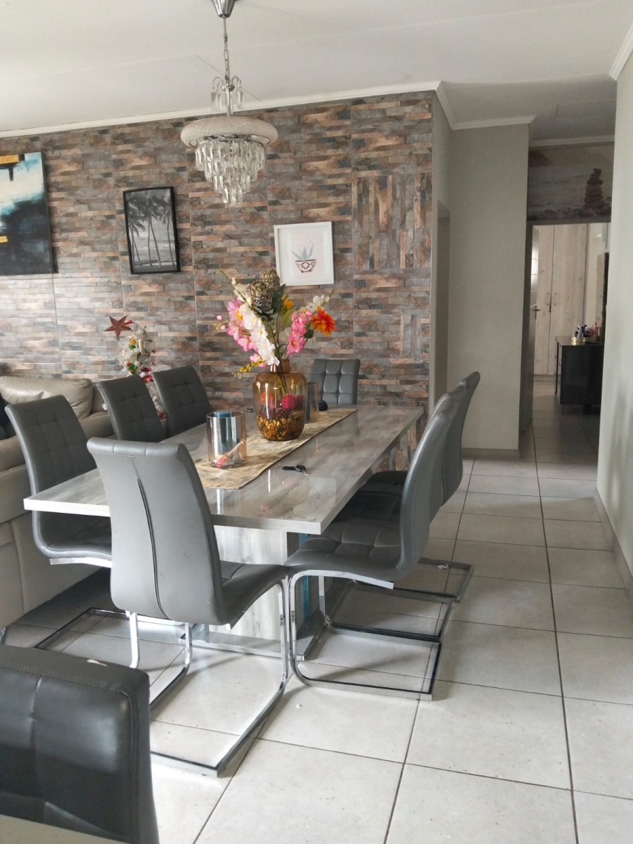 3 Bedroom Property for Sale in Amberfield Gauteng