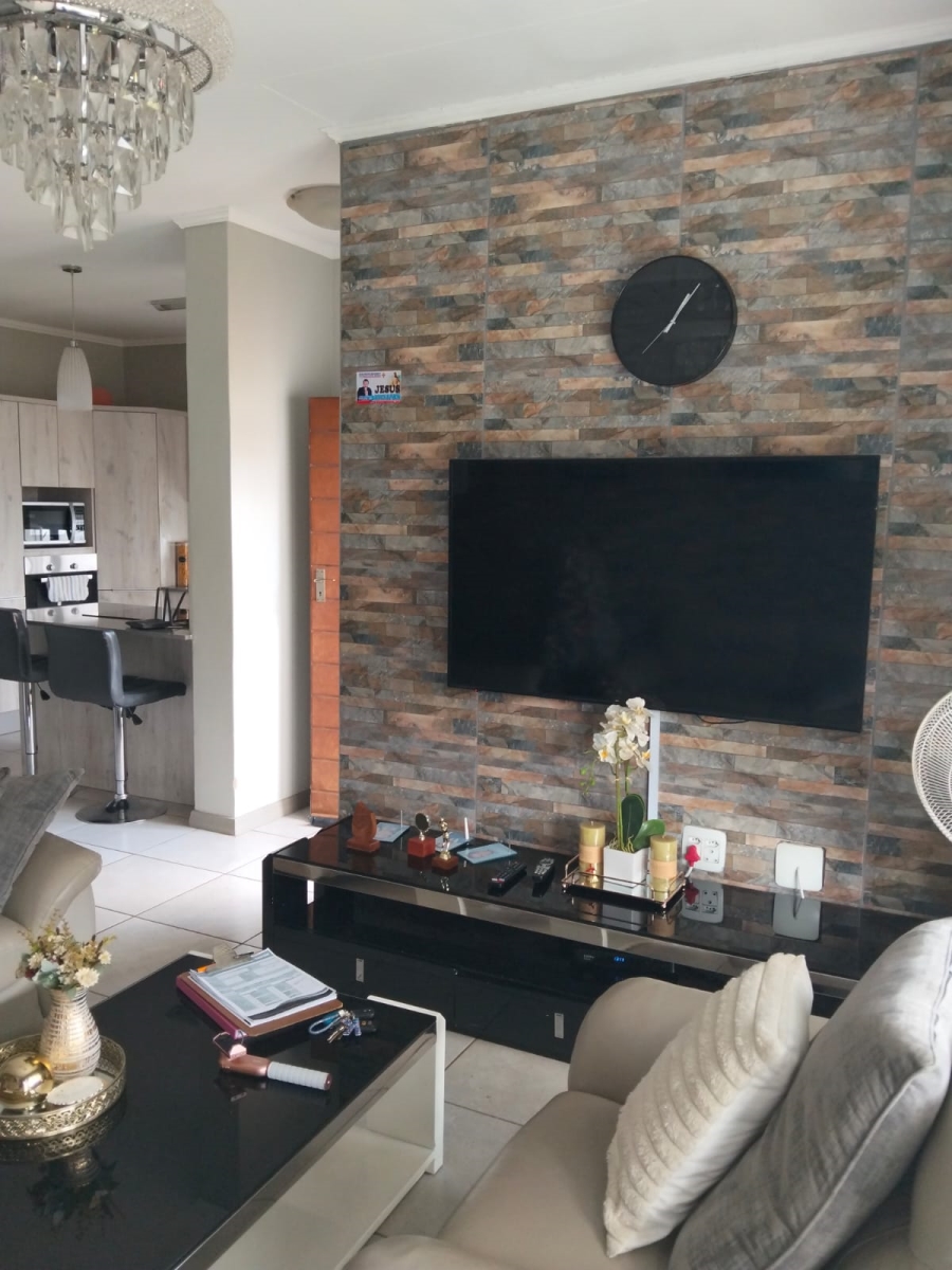 3 Bedroom Property for Sale in Amberfield Gauteng