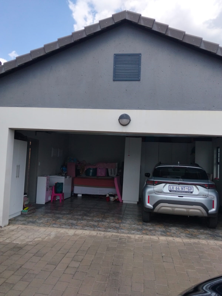 3 Bedroom Property for Sale in Amberfield Gauteng