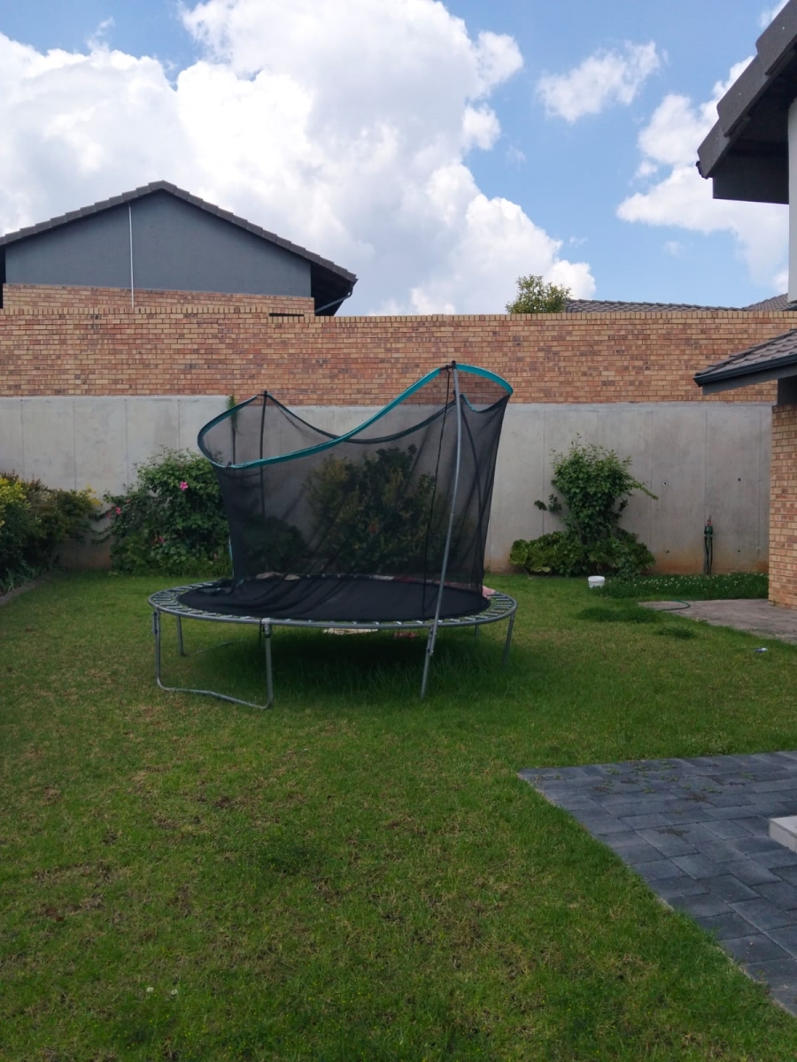 3 Bedroom Property for Sale in Amberfield Gauteng