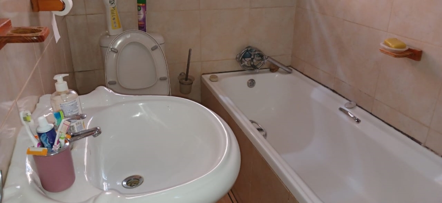 11 Bedroom Property for Sale in Clayville Gauteng