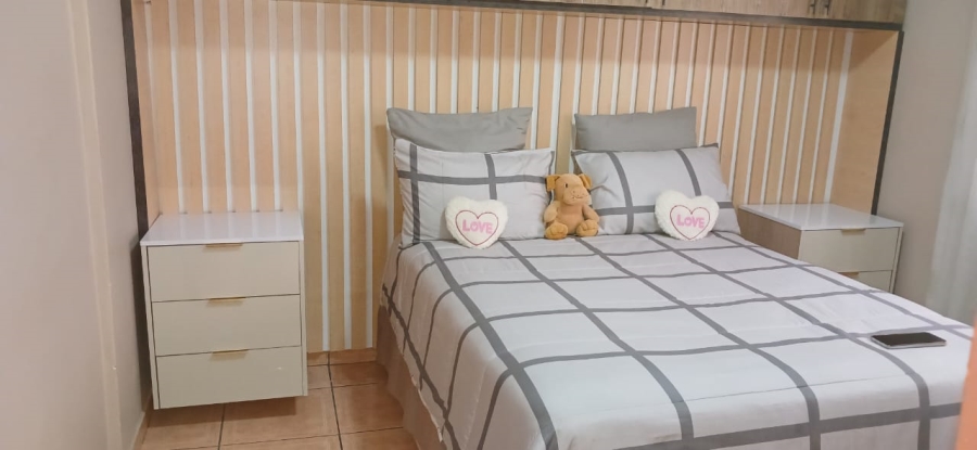 11 Bedroom Property for Sale in Clayville Gauteng