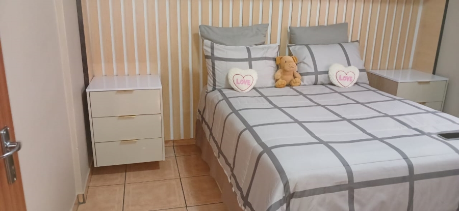 11 Bedroom Property for Sale in Clayville Gauteng