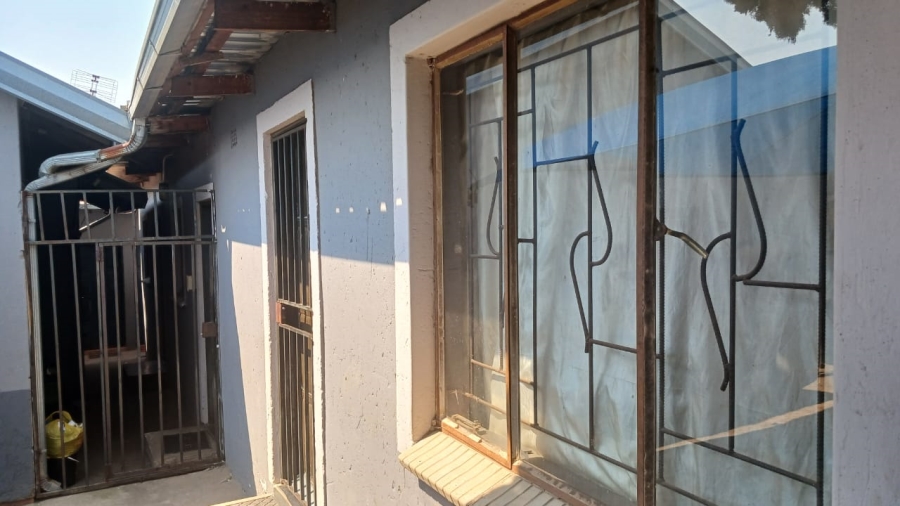 9 Bedroom Property for Sale in Tembisa Central Gauteng