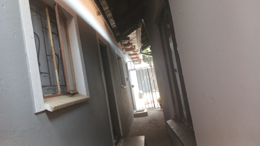 9 Bedroom Property for Sale in Tembisa Central Gauteng