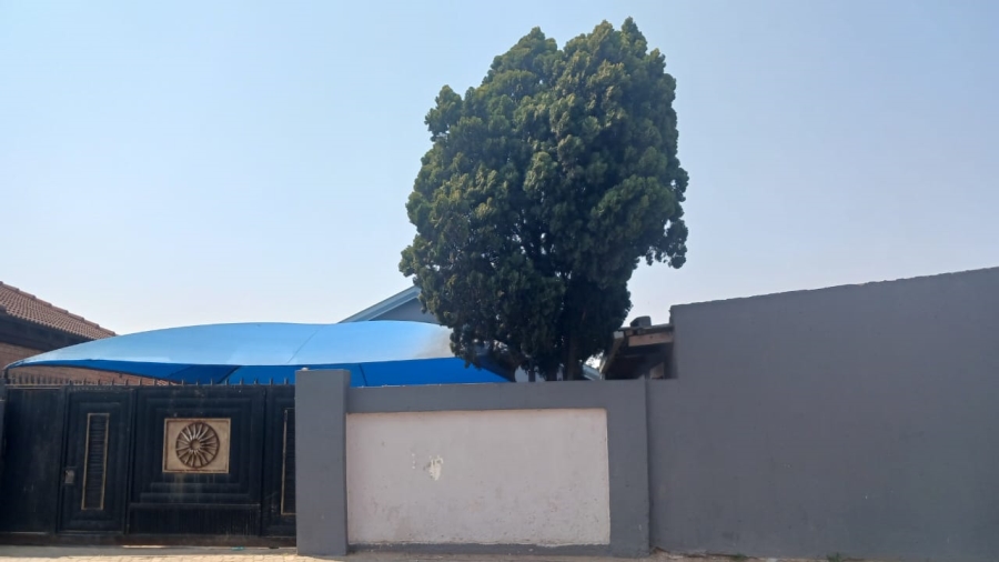 9 Bedroom Property for Sale in Tembisa Central Gauteng