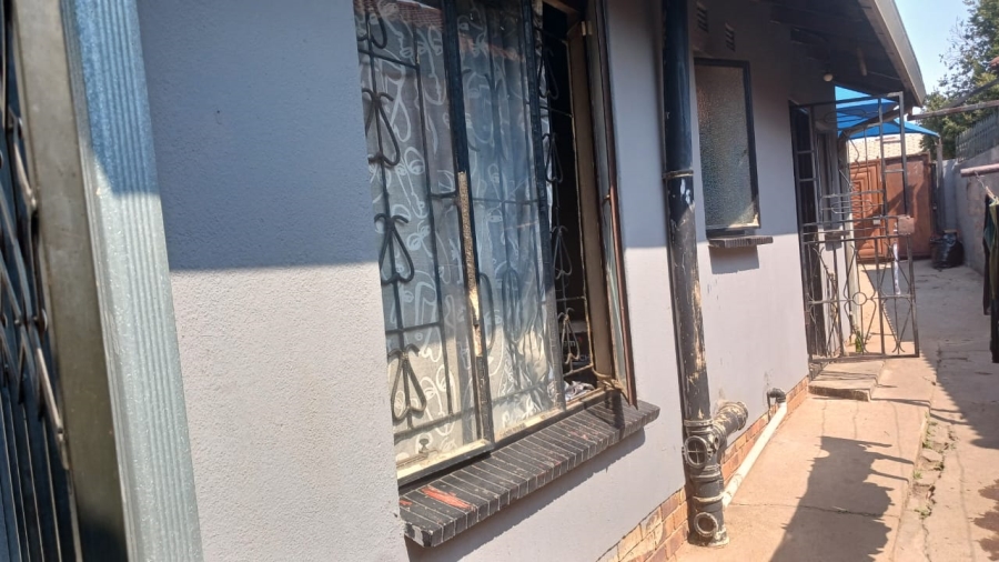 9 Bedroom Property for Sale in Tembisa Central Gauteng