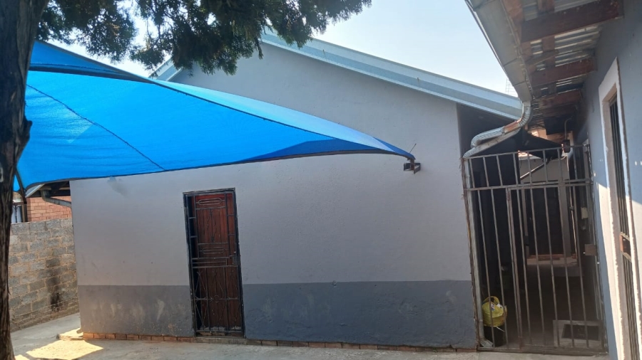 9 Bedroom Property for Sale in Tembisa Central Gauteng