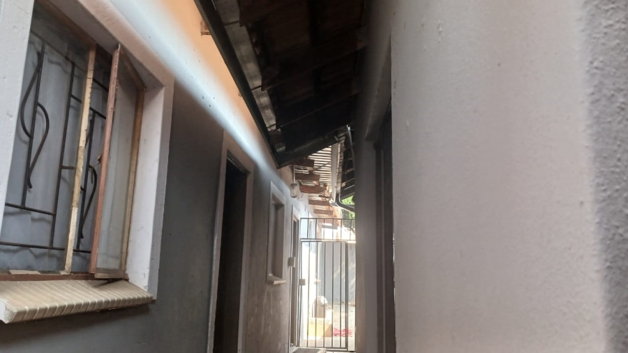 9 Bedroom Property for Sale in Tembisa Central Gauteng