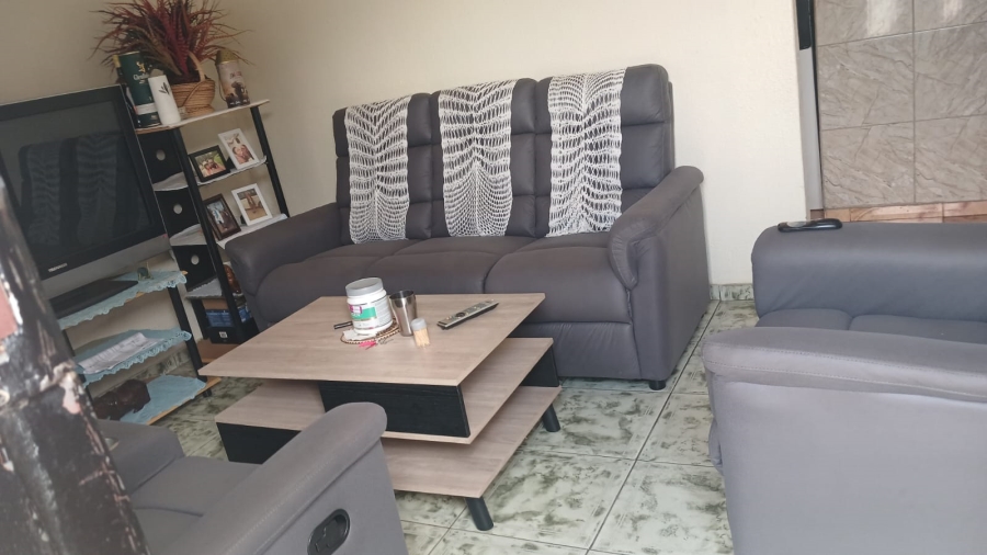 10 Bedroom Property for Sale in Tembisa Central Gauteng