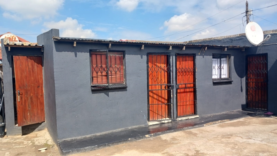 10 Bedroom Property for Sale in Tembisa Central Gauteng