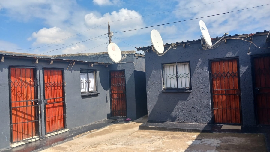 10 Bedroom Property for Sale in Tembisa Central Gauteng