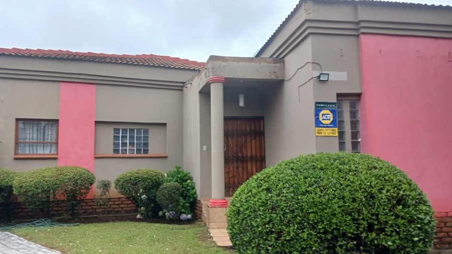3 Bedroom Property for Sale in Olifantsfontein Gauteng