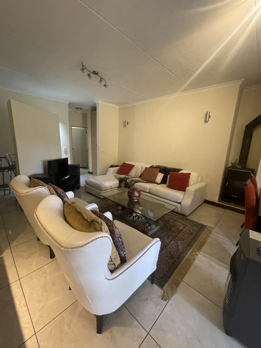 2 Bedroom Property for Sale in Beverley Gauteng