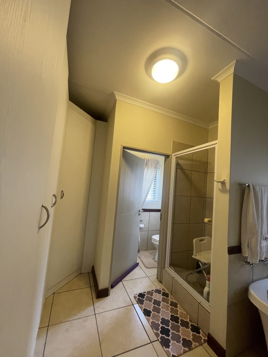 2 Bedroom Property for Sale in Beverley Gauteng