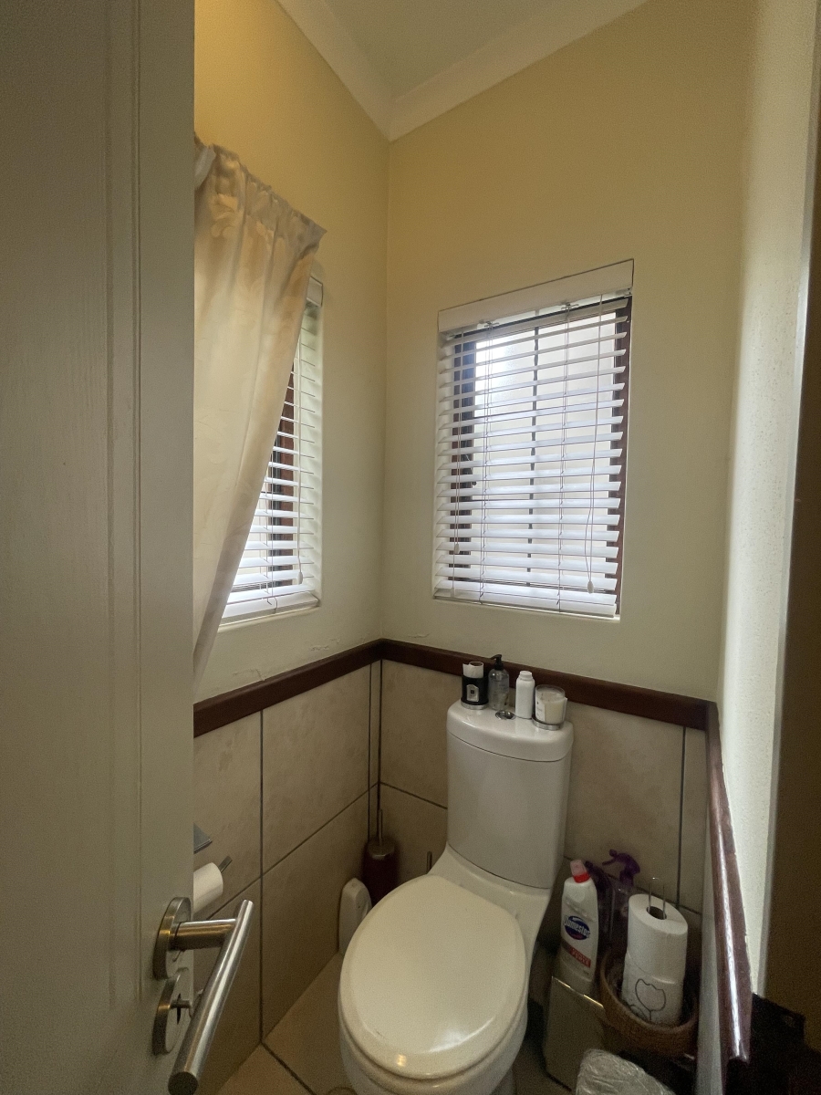 2 Bedroom Property for Sale in Beverley Gauteng