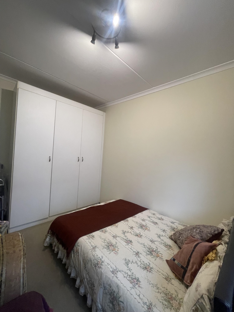 2 Bedroom Property for Sale in Beverley Gauteng