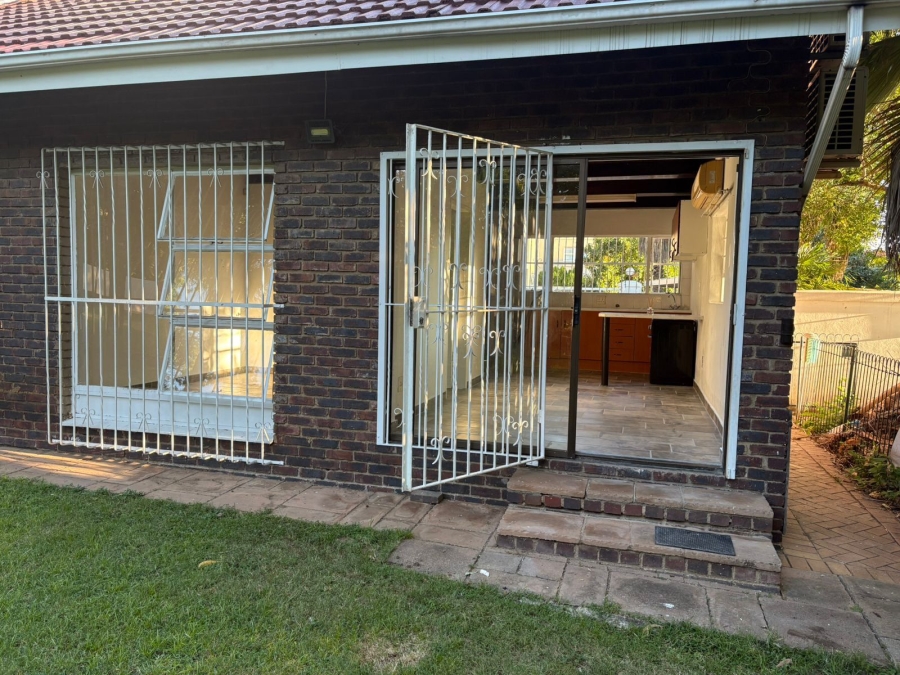1 Bedroom Property for Sale in Gallo Manor Gauteng
