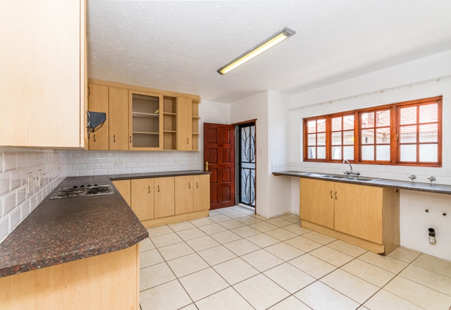 6 Bedroom Property for Sale in Florida Park Gauteng