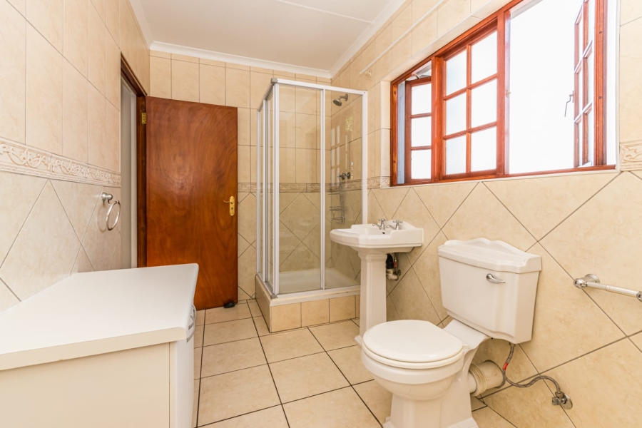 6 Bedroom Property for Sale in Florida Park Gauteng