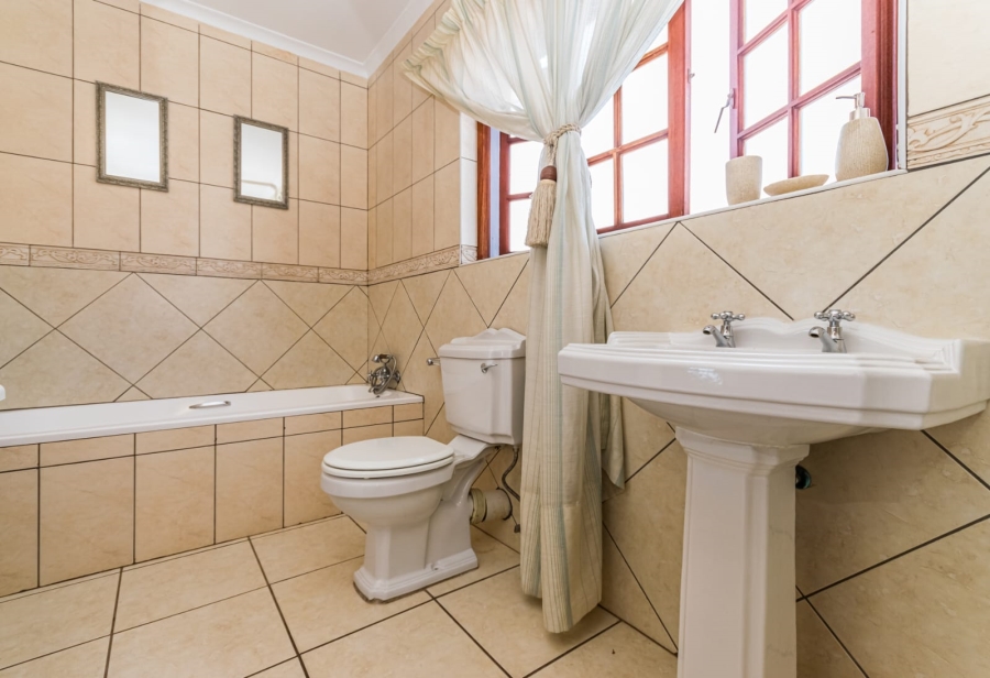 6 Bedroom Property for Sale in Florida Park Gauteng