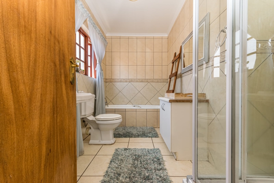 6 Bedroom Property for Sale in Florida Park Gauteng