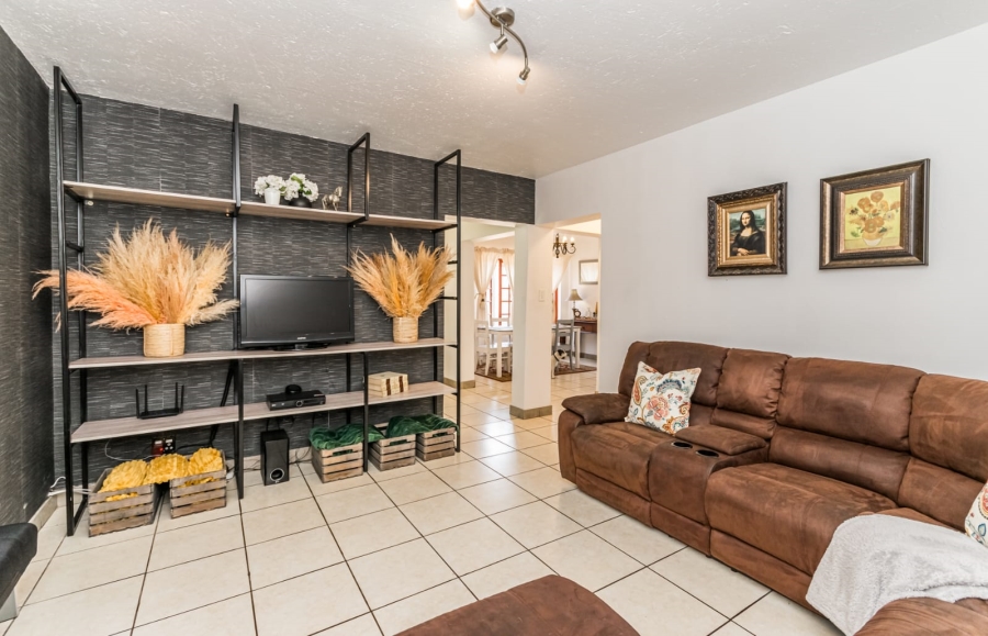 6 Bedroom Property for Sale in Florida Park Gauteng