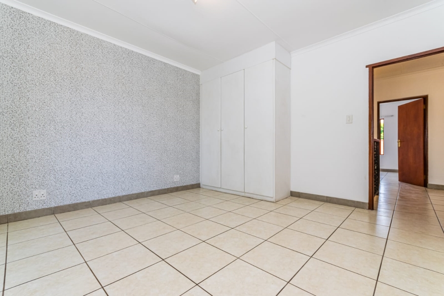 6 Bedroom Property for Sale in Florida Park Gauteng