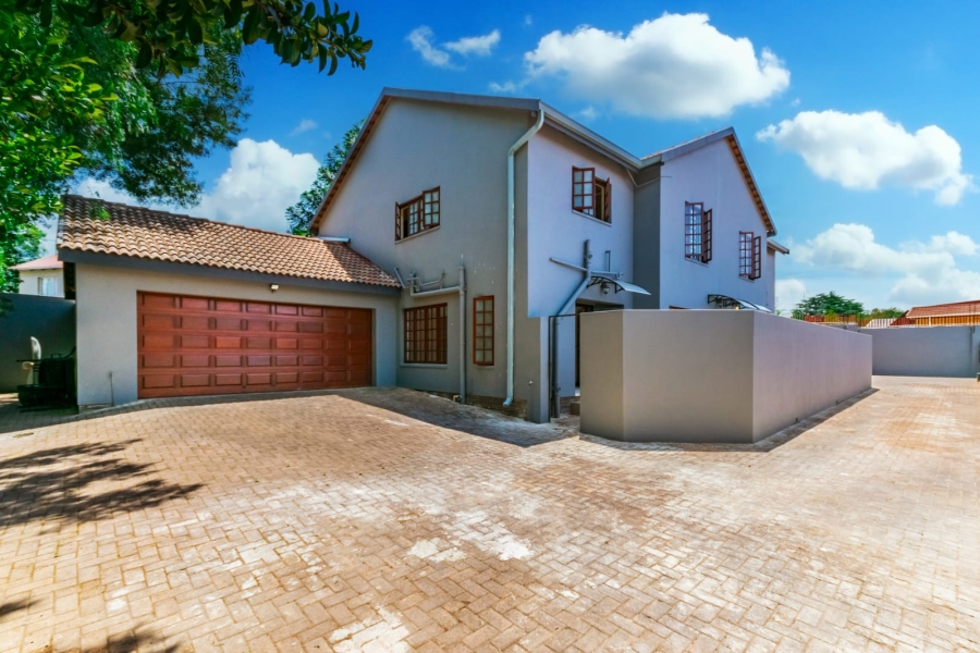 6 Bedroom Property for Sale in Florida Park Gauteng