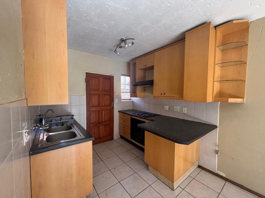 3 Bedroom Property for Sale in Wilgeheuwel Gauteng