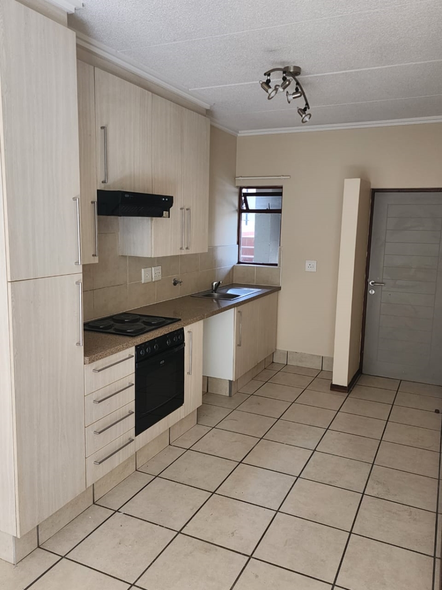 To Let 1 Bedroom Property for Rent in Lonehill Gauteng