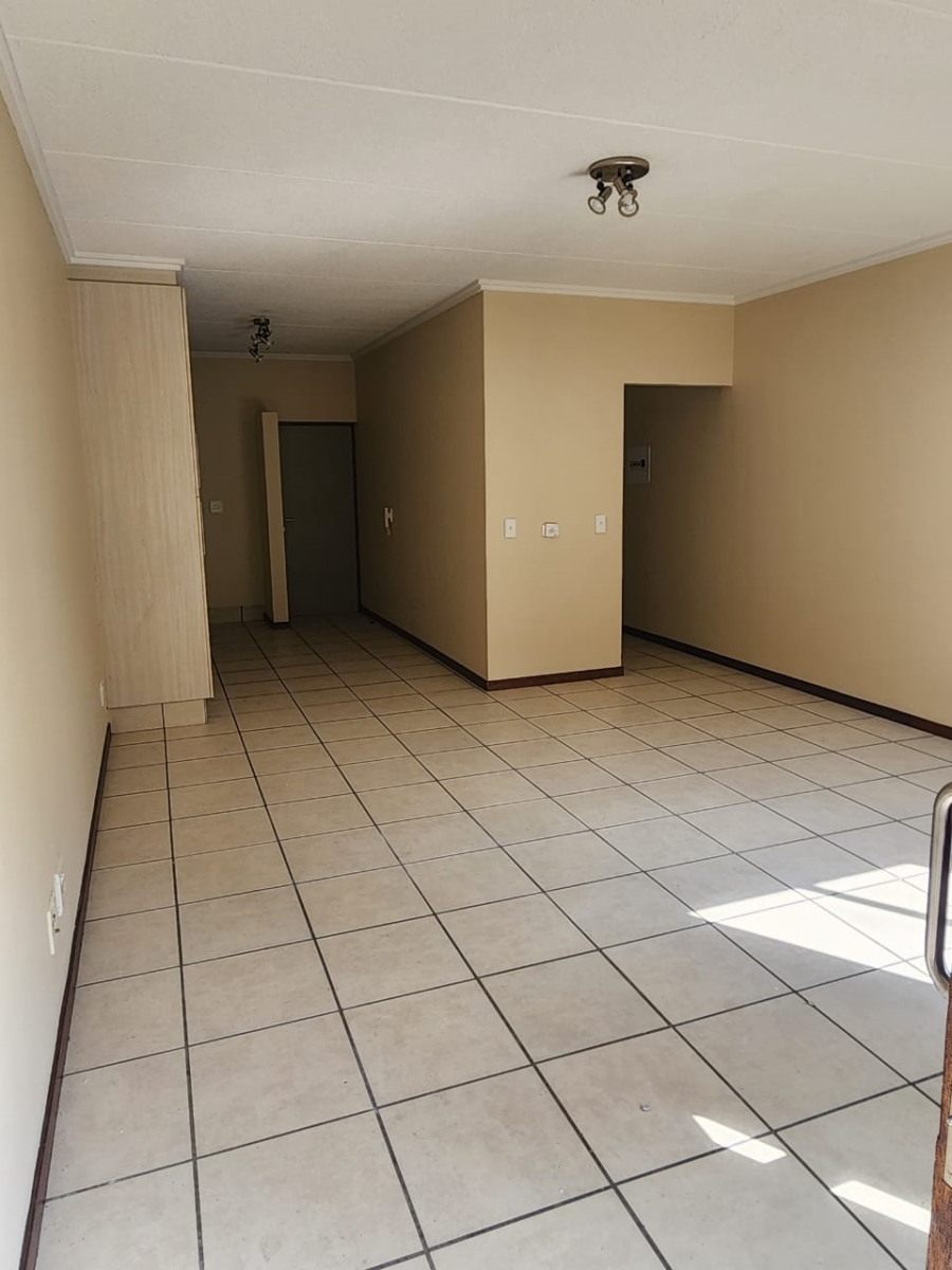 To Let 1 Bedroom Property for Rent in Lonehill Gauteng