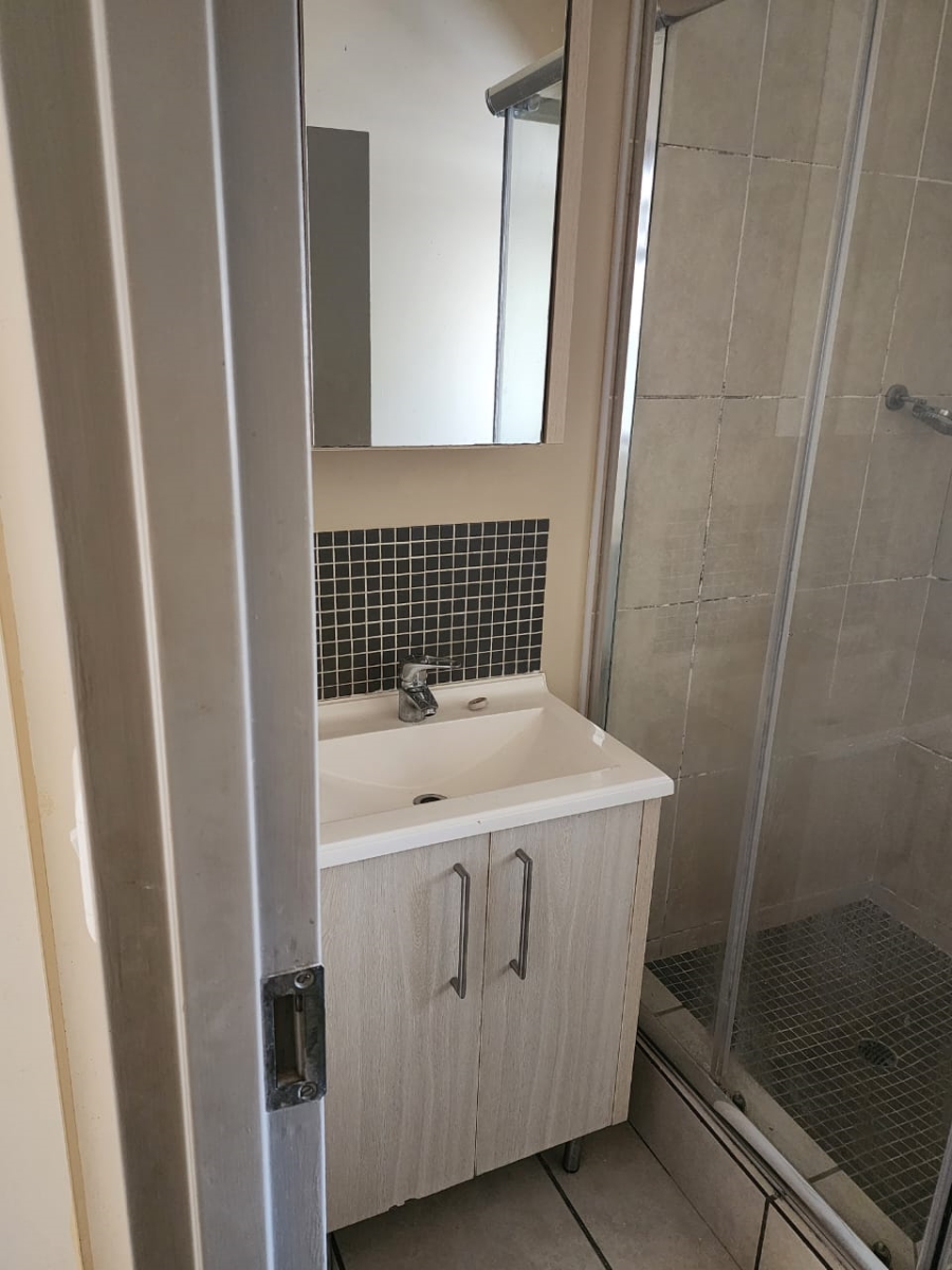 To Let 1 Bedroom Property for Rent in Lonehill Gauteng