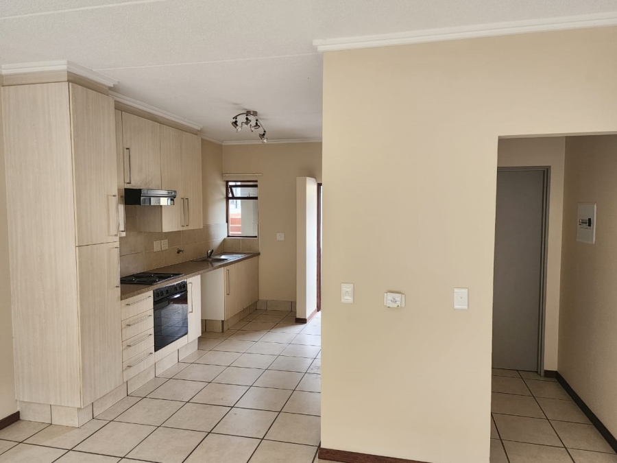 To Let 1 Bedroom Property for Rent in Lonehill Gauteng