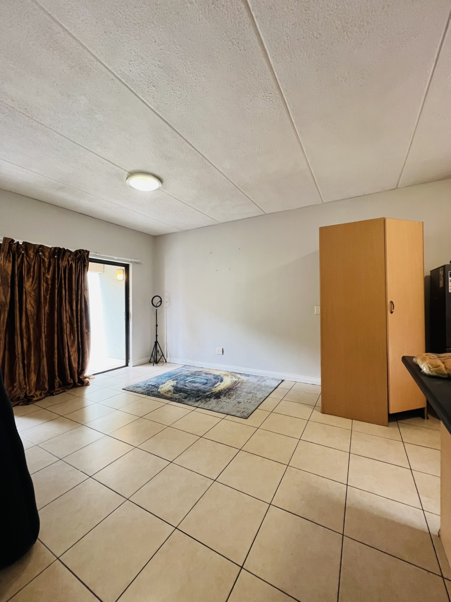 1 Bedroom Property for Sale in Ferndale Gauteng