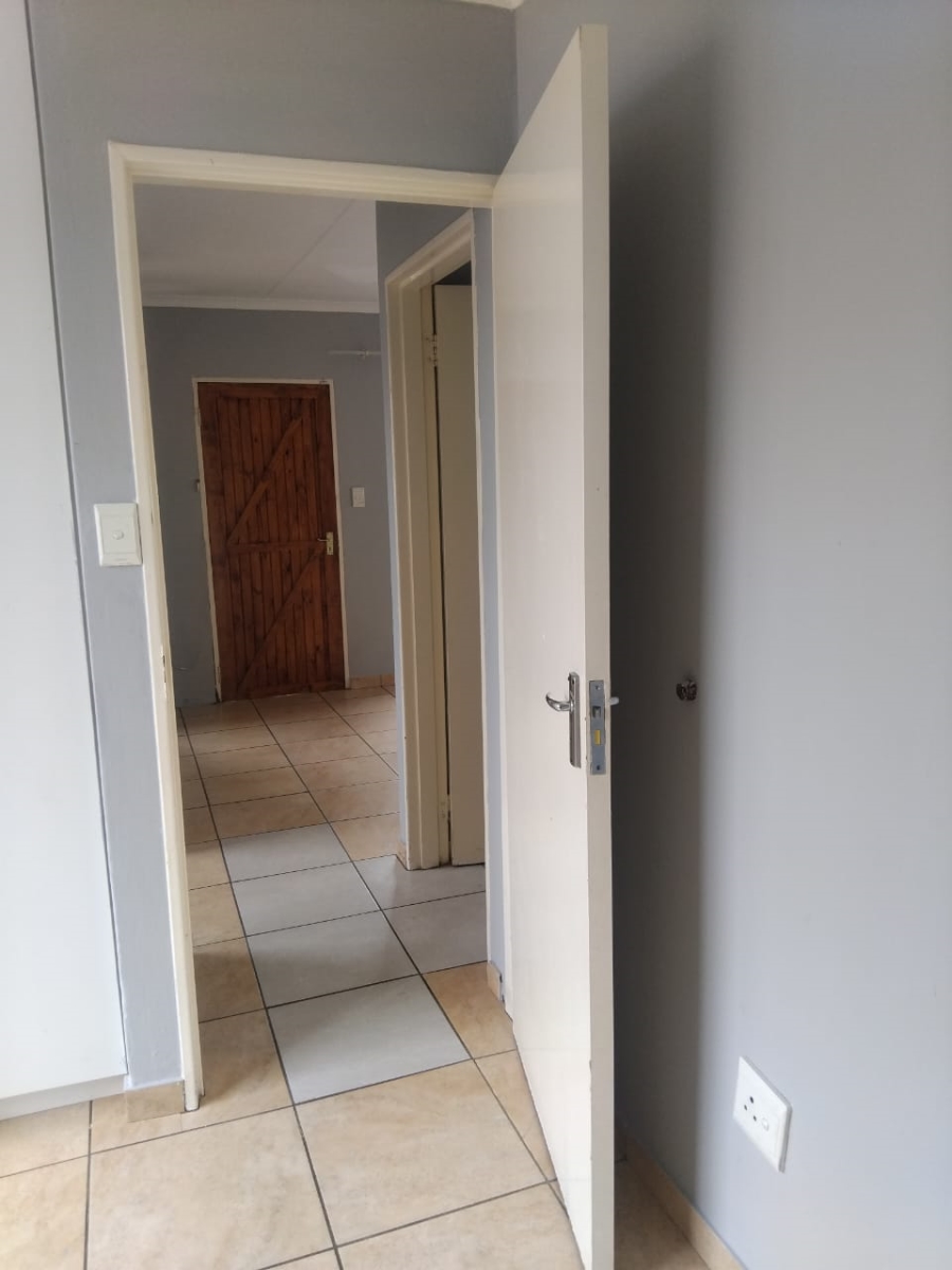 To Let 2 Bedroom Property for Rent in Cosmo City Gauteng