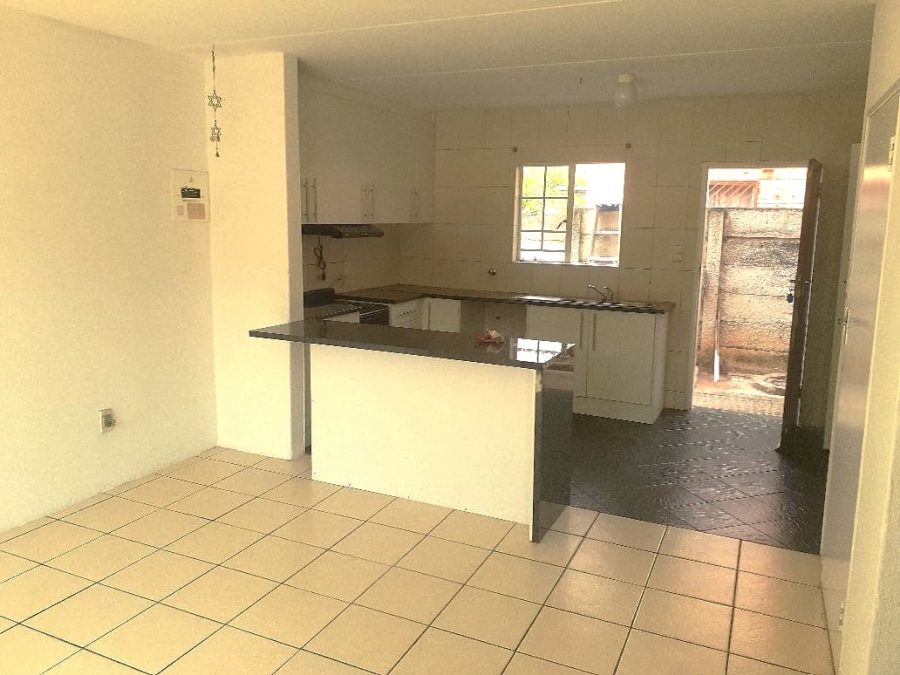 2 Bedroom Property for Sale in Sonneglans Gauteng