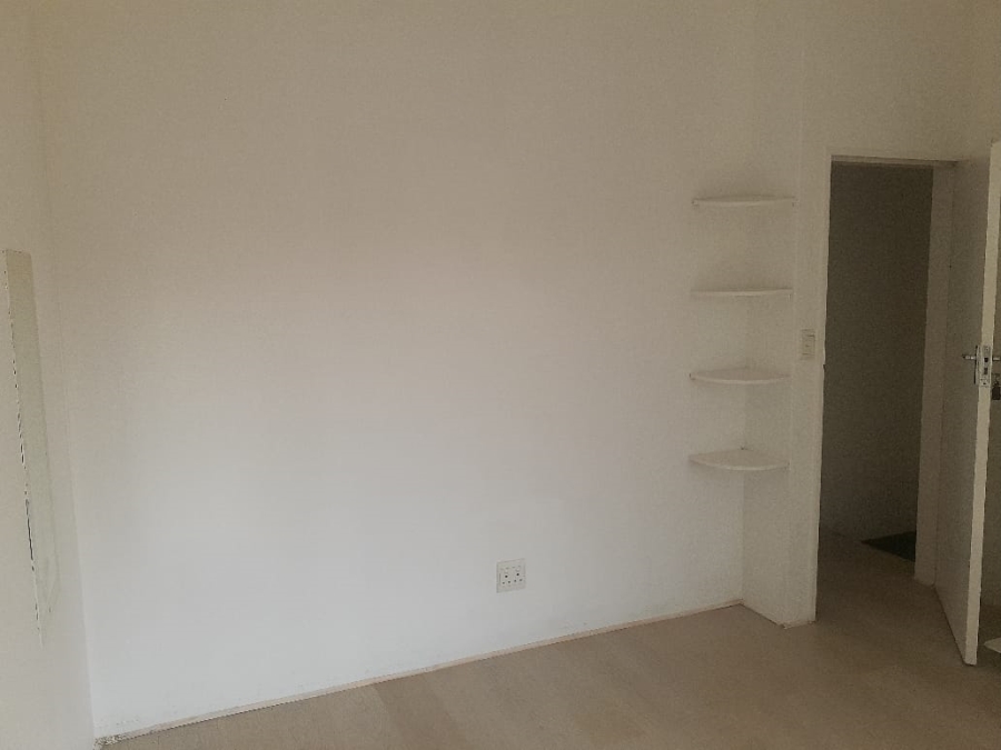 2 Bedroom Property for Sale in Sonneglans Gauteng