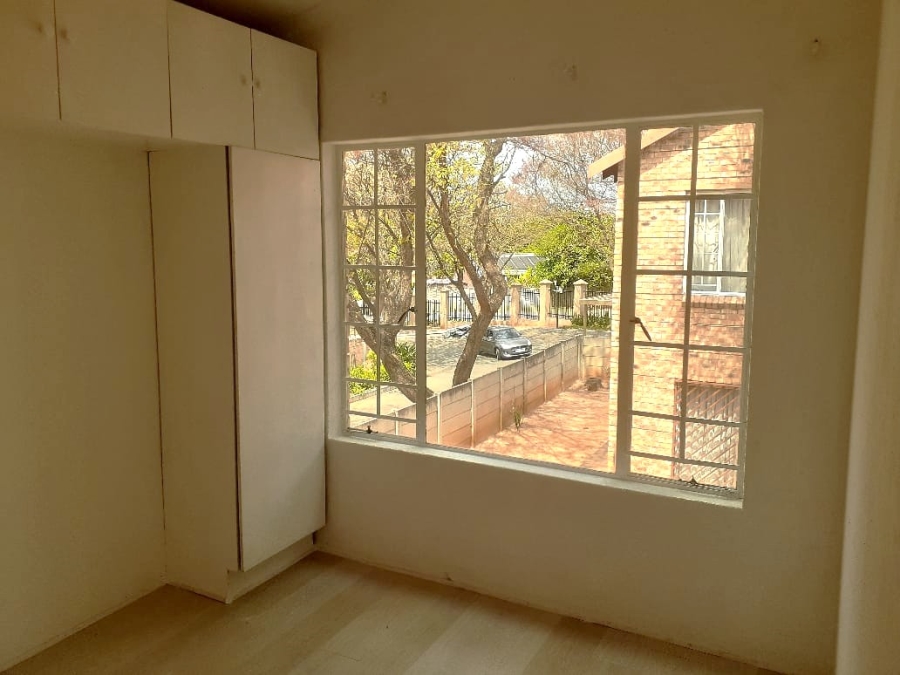 2 Bedroom Property for Sale in Sonneglans Gauteng