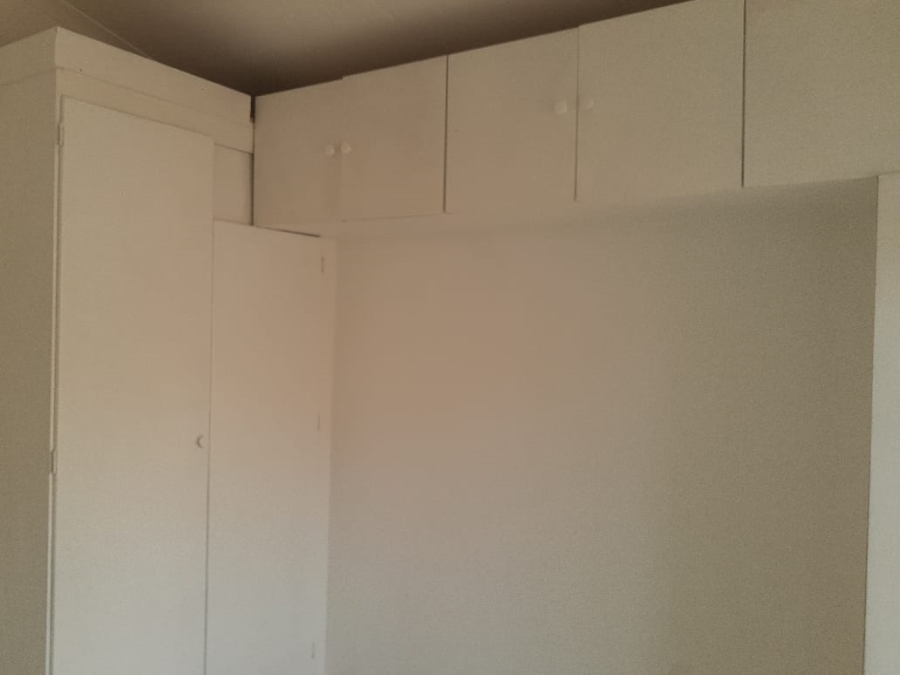 2 Bedroom Property for Sale in Sonneglans Gauteng