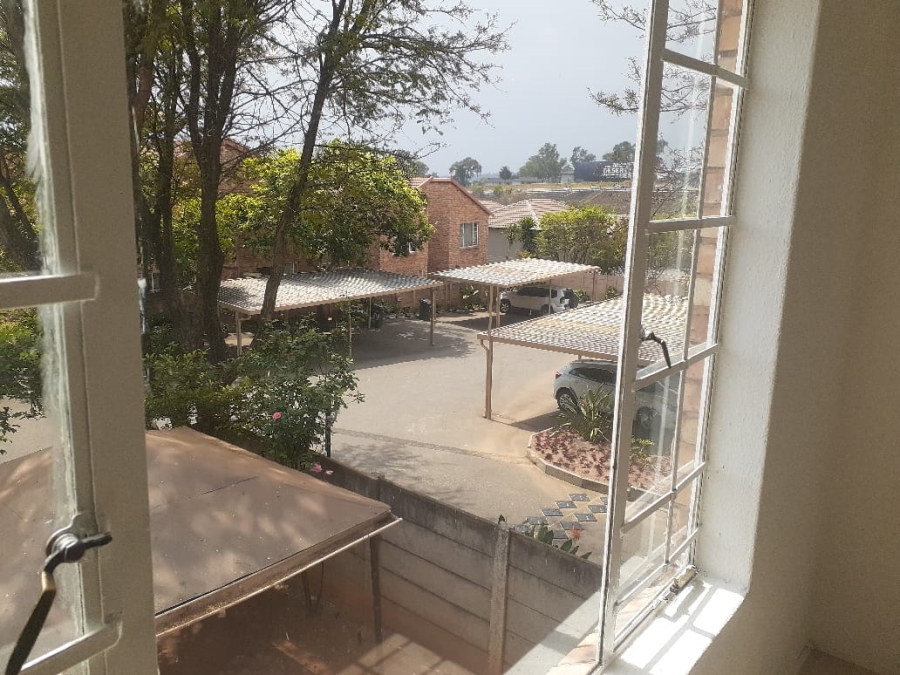 2 Bedroom Property for Sale in Sonneglans Gauteng