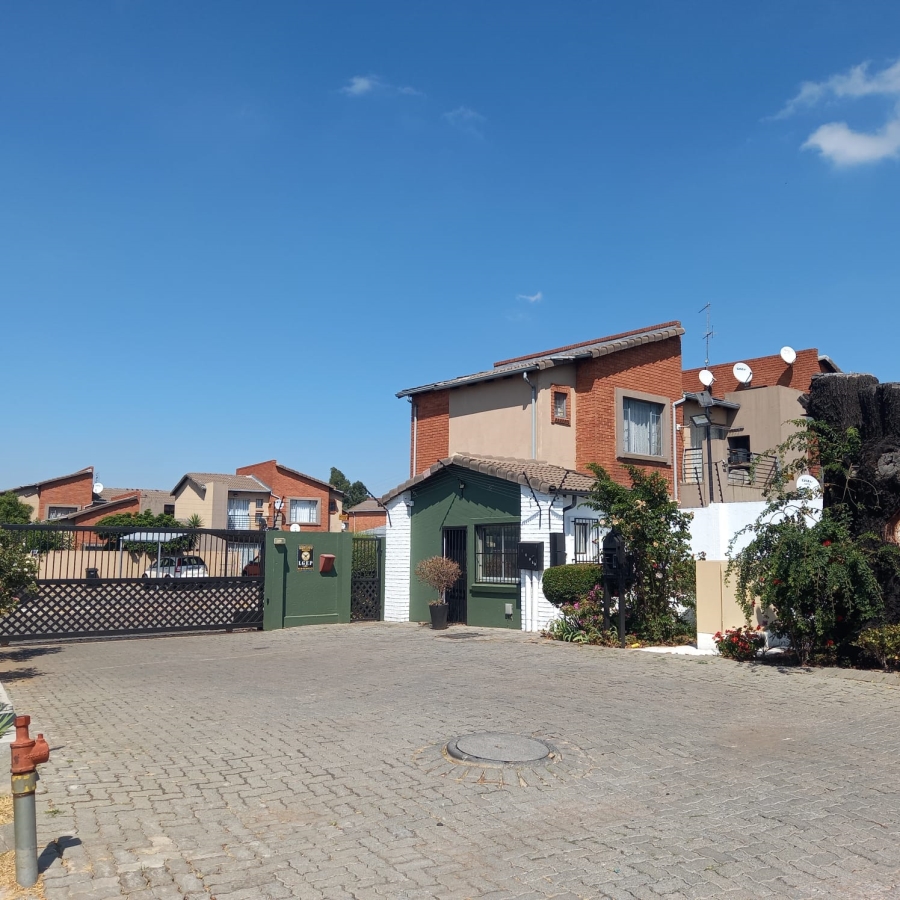 2 Bedroom Property for Sale in Ravensklip Gauteng