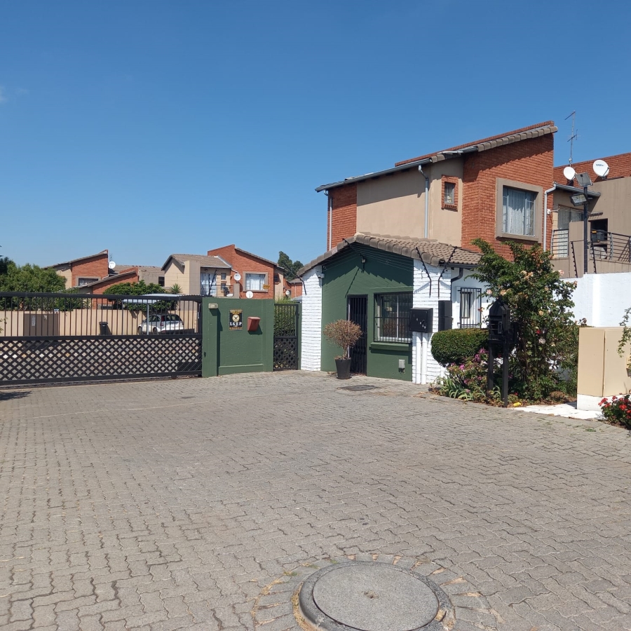 2 Bedroom Property for Sale in Ravensklip Gauteng