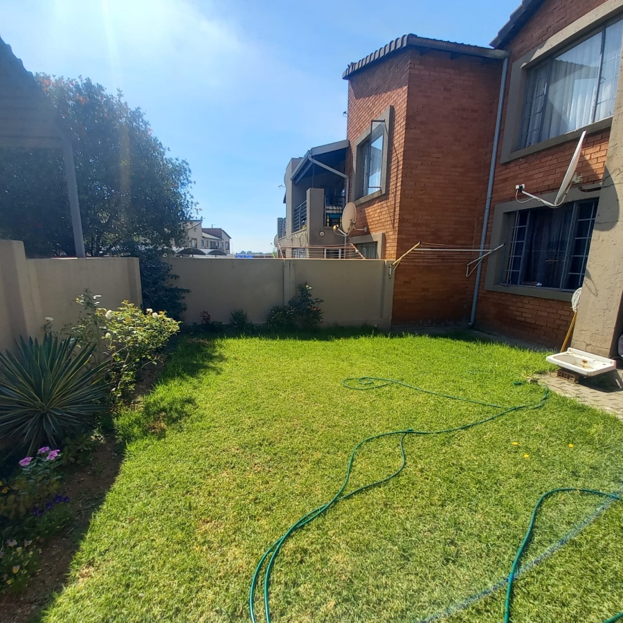 2 Bedroom Property for Sale in Ravensklip Gauteng
