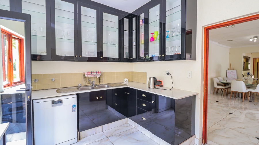 5 Bedroom Property for Sale in Atholl Gauteng