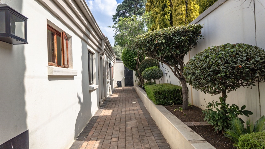 5 Bedroom Property for Sale in Atholl Gauteng