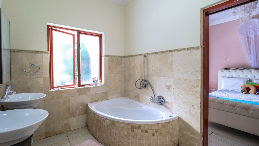 5 Bedroom Property for Sale in Atholl Gauteng