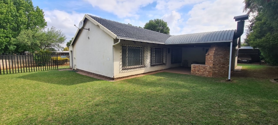 4 Bedroom Property for Sale in Impala Park Gauteng
