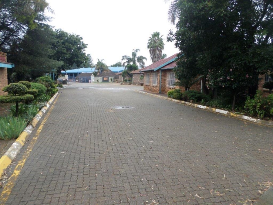 To Let commercial Property for Rent in Pomona Gauteng